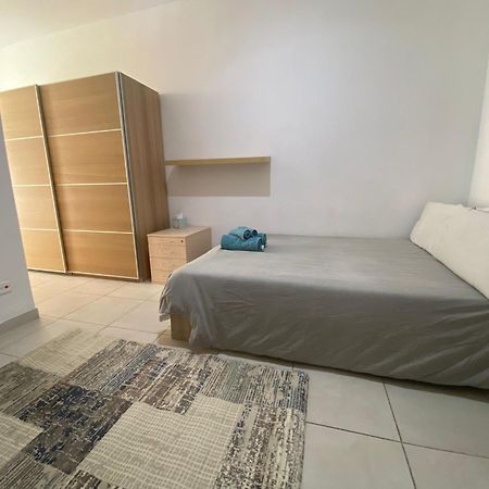 Sliema 2Bed With Backyard Apartment Ngoại thất bức ảnh