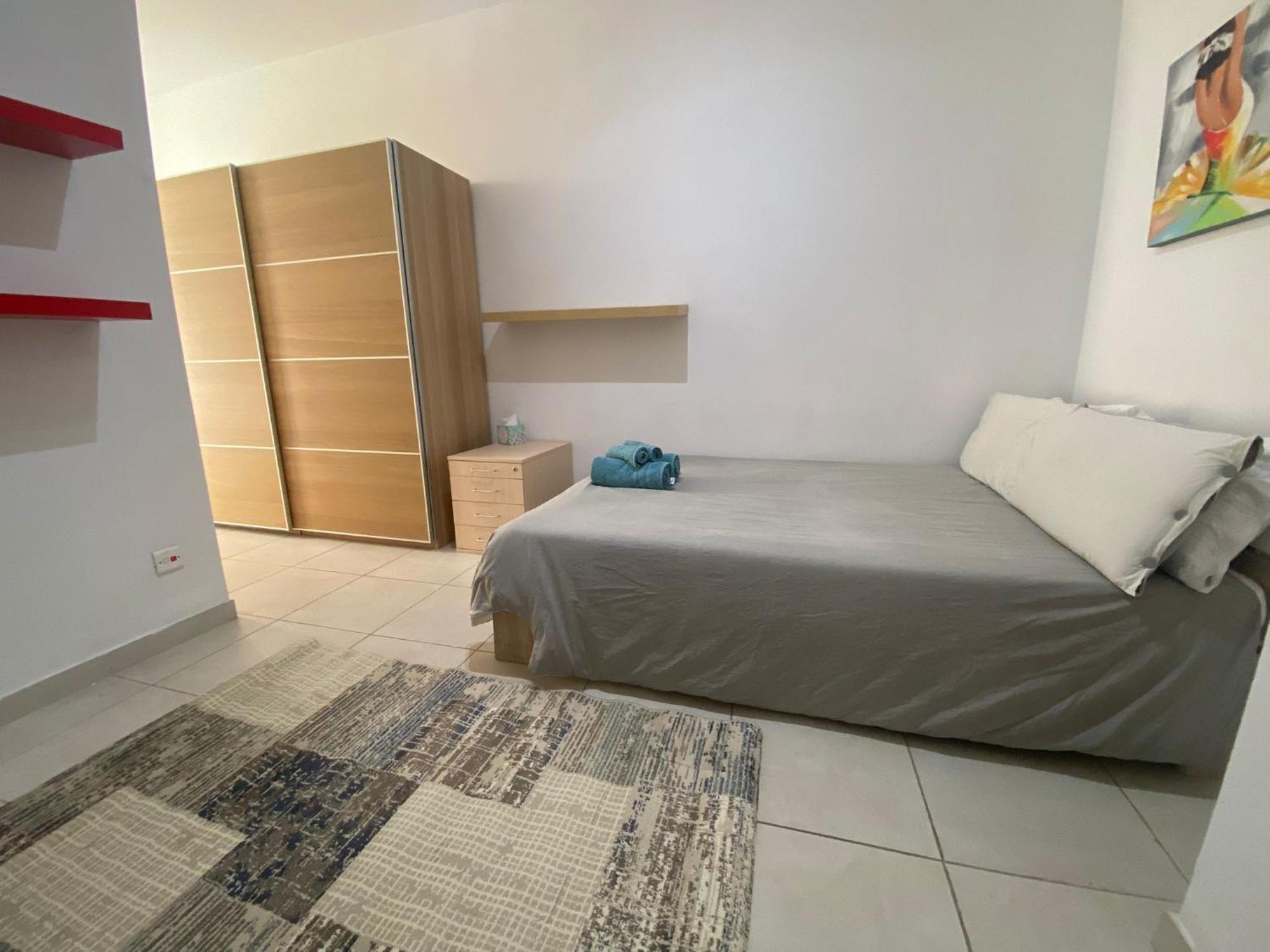 Sliema 2Bed With Backyard Apartment Ngoại thất bức ảnh